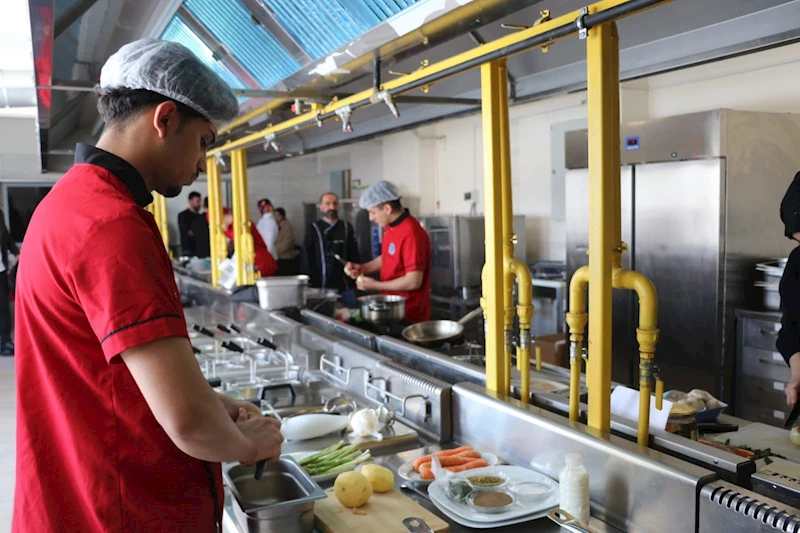 Ödüllü yemek yarışmasında coğrafi tescilli ürünleri sergilediler
