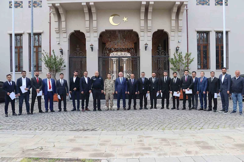 İskenderun’da görevinde başarı gösteren emniyet güçlerine başarı belgesi verildi
