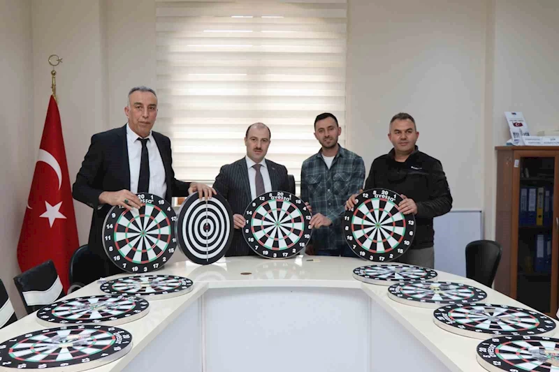 Siyah İnci  Motosikletlilerden dart turnuvasına destek
