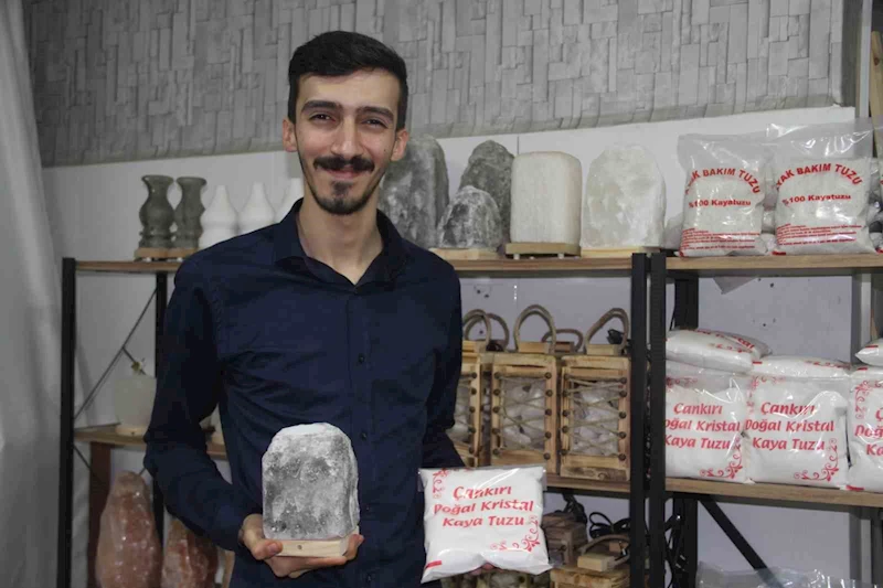 Hayalindeki işi kurdu, Çankırı kaya tuzunu Türkiye’ye pazarlıyor

