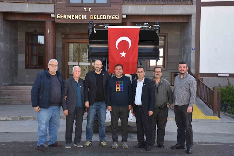 Başkan Zencirci, iptal olan deve güreşinin bağışlarıyla belediyeye kepçe kazandırdı
