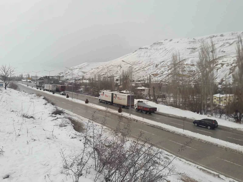 Malatya-Kayseri kara yolunda ulaşım kontrollü sağlanıyor
