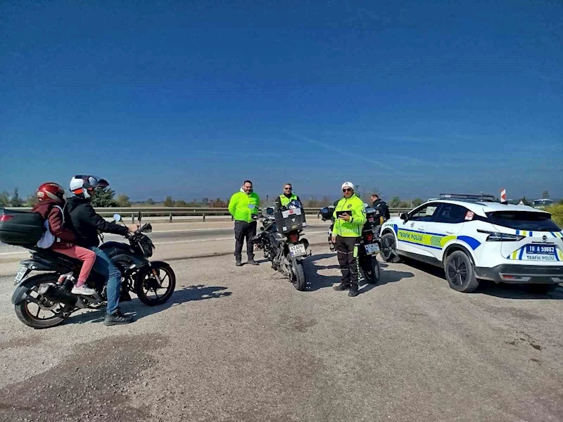 Kurallara uymayan motosikletlilere 52 bin lira ceza
