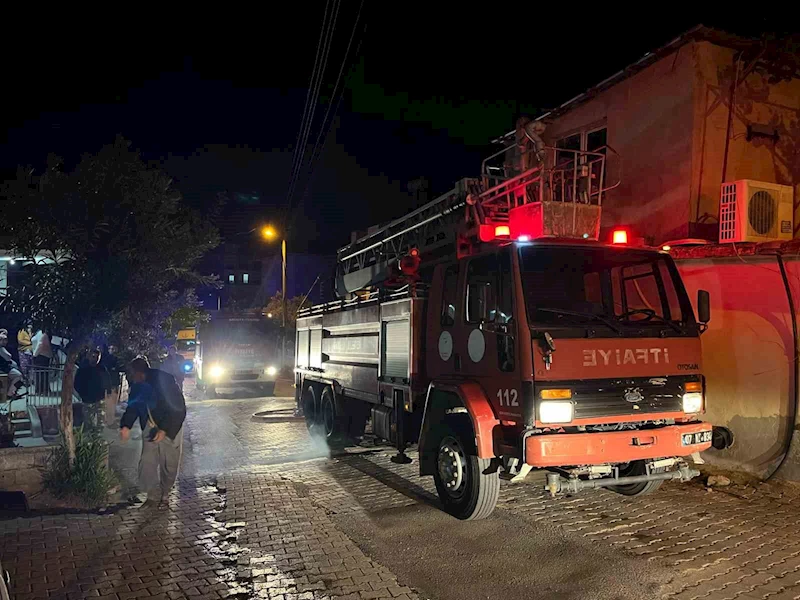 Annesine kızıp evi ateşe verdi, o anları da canlı yayınladı
