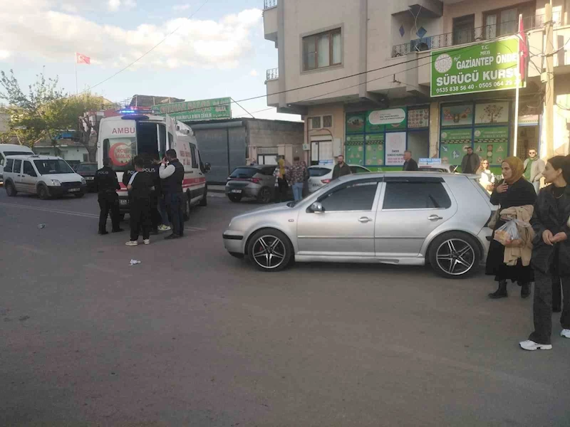 Otomobile çarpan motosiklet sürücüsü yaralandı
