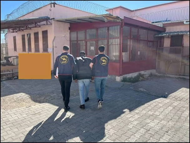 Hayvan hırsızlığından aranan şahıs çobanlık yaparken yakalandı
