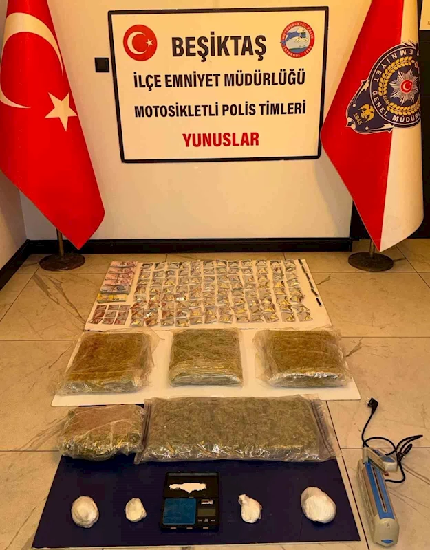 Beşiktaş’ta taksicinin üzerinden uyuşturucu çıktı, operasyonda 2 kişi daha yakalandı
