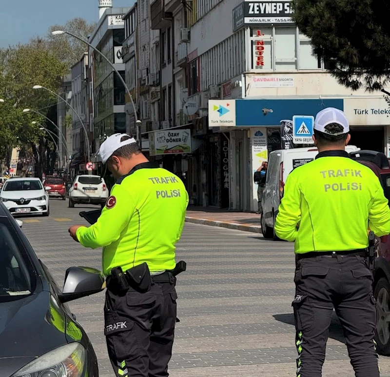 Balıkesir’in Gönen ilçesinde trafik uygulaması: 46 araç kontrol edildi
