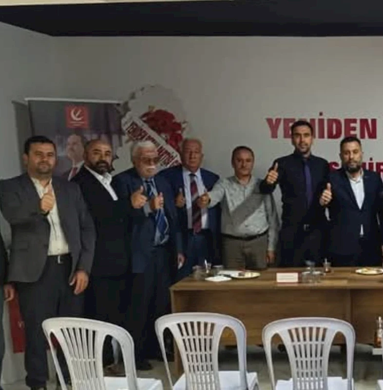 Kırşehir Yeniden Refah Partisi’nde 3 ilçe başkanı ile yöneticiler istifa etti
