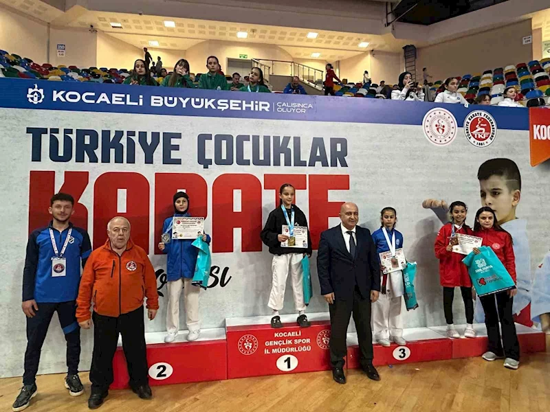 Nisa Eslem Türkiye ikincisi oldu
