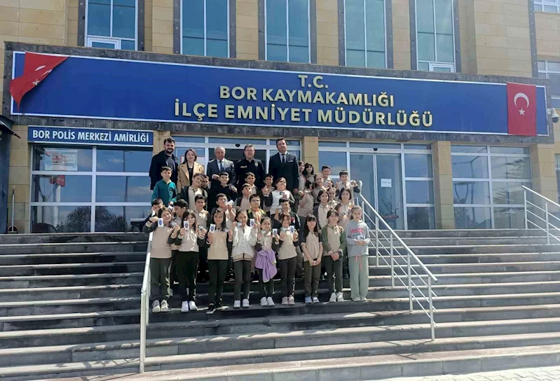 Niğde’de polisten miniklere güvenli yaşam eğitimi

