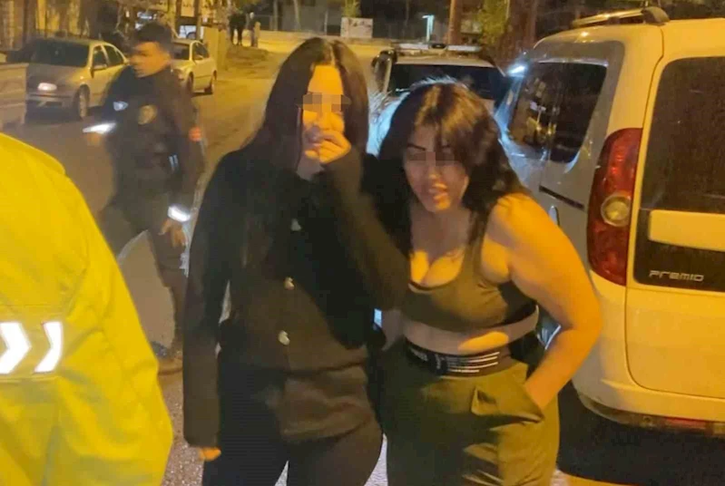 Polisi alarma geçiren alkollü kadınlar gazeteciyi darbedip tehdit etti
