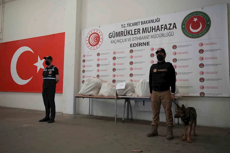 Kapıkule’de zehir tacirlerine geçit yok: 2 ayrı operasyonda yaklaşık 46 kilo uyuşturucu ele geçirildi
