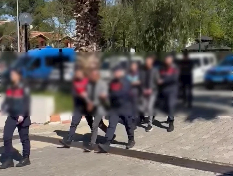Parasını gasbedip, benzinle yakmaya çalıştılar
