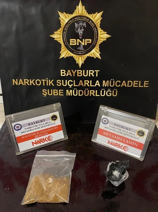 Polisin arama yaptığı şüphelinin üzerinde bir miktar uyuşturucu madde bulundu

