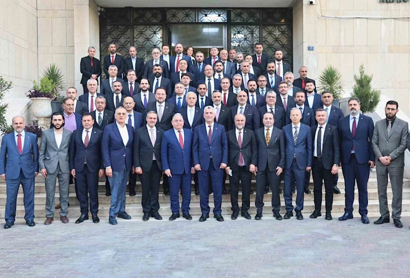 Ticaret Bakanı Bolat, Suriye Maliye Bakanı Yasser Barnia ile Şam’da bir araya geldi
