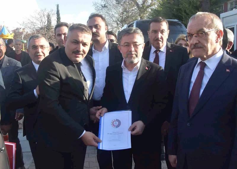 MTSO Yönetim Kurulu Başkanı Sadıkoğlu, Tarım Bakanı Yumaklı’ya kapsamlı dosya sundu
