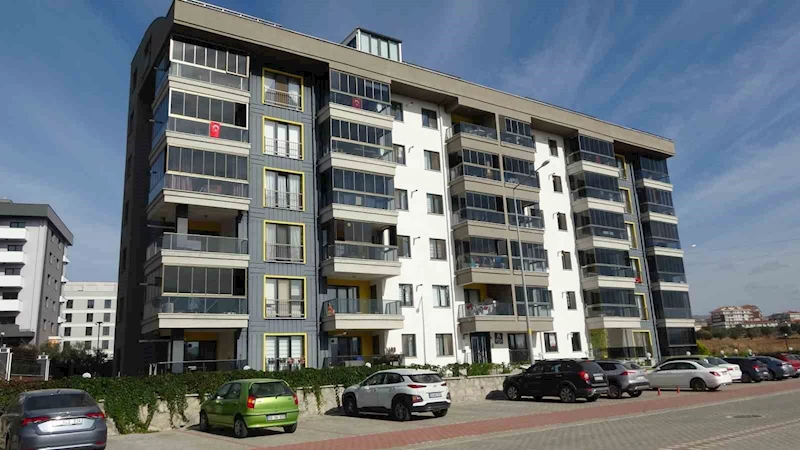 Çanakkale’de 5. kattan düşerek ölen restoratörün profesör eşinin yargılanması devam edildi

