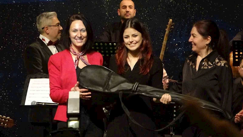 Uşak’ta ‘Liselerarası Halk Müziği Solo’ ses yarışması düzenlendi
