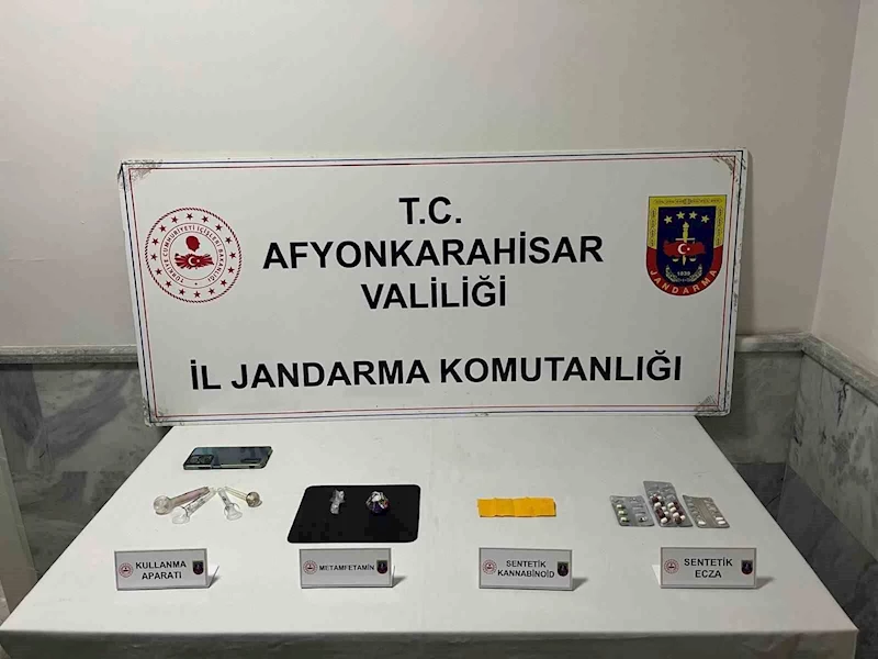 Tır şoförü uyuşturucu satarken suçüstü yapıldı
