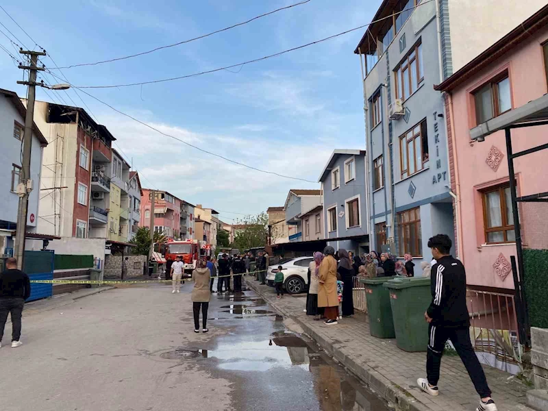 Çatı katında çıkan yangın yürekleri ağza getirdi
