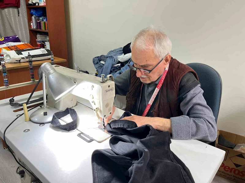 Artvinli Ziver usta 63 yıldır terzilik mesleğini sürdürüyor
