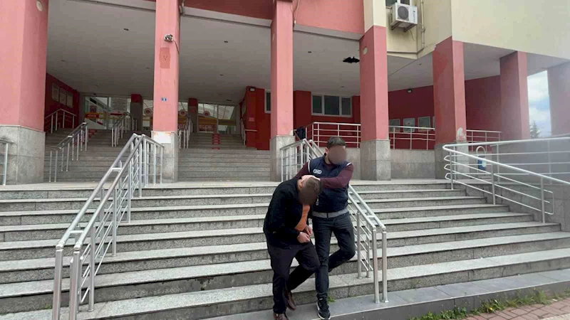 Göçmen kaçaklığı operasyonu: 2 kişi tutuklandı
