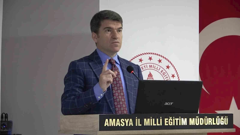 Amasya Valisi, mesleki eğitim çalıştayına ilgi göstermeyen özel sektörü uyardı: 