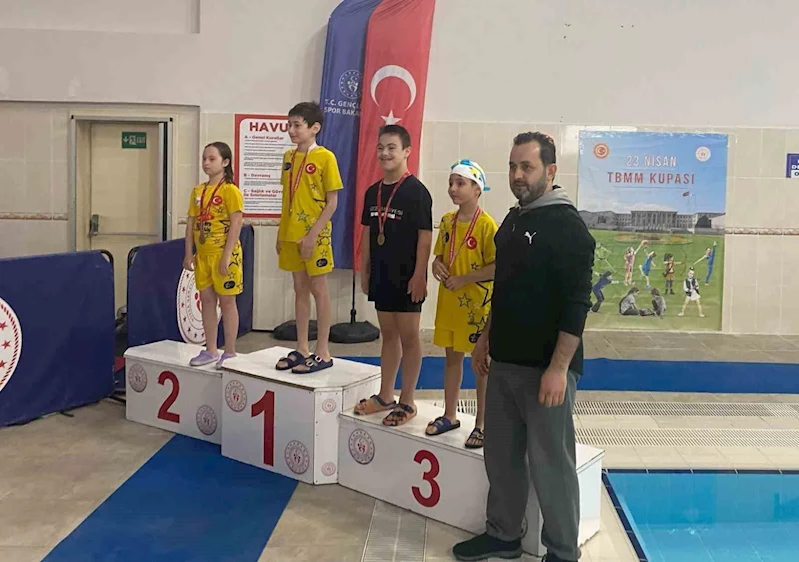 Kulaçlar 23 Nisan için atıldı
