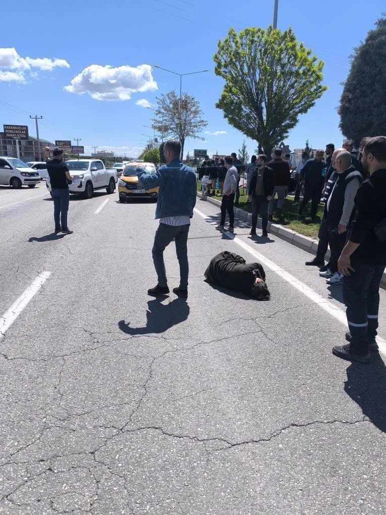 Batman’da otomobil yayalara çarptı: 2 yaralı
