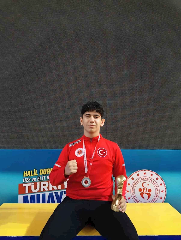 Denizlili sporcu Muay Thai’de Türkiye şampiyonu oldu
