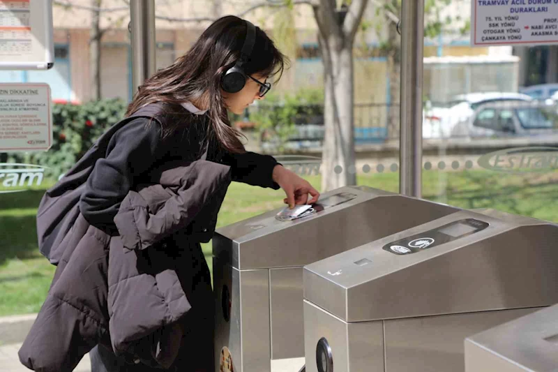 Türkiye’nin en uzun öğrenci abonman kartı Eskişehir’de
