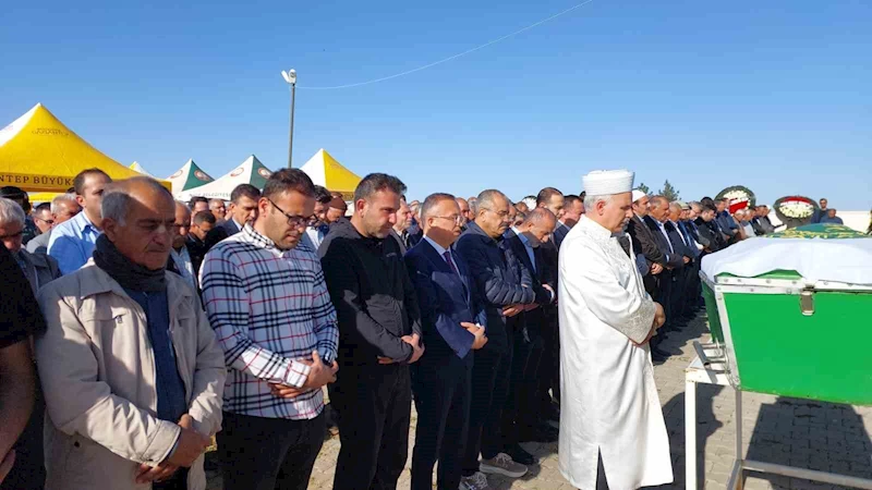 EPDK Başkanı Mustafa Yılmaz’ın annesi son yolculuğuna uğurlandı

