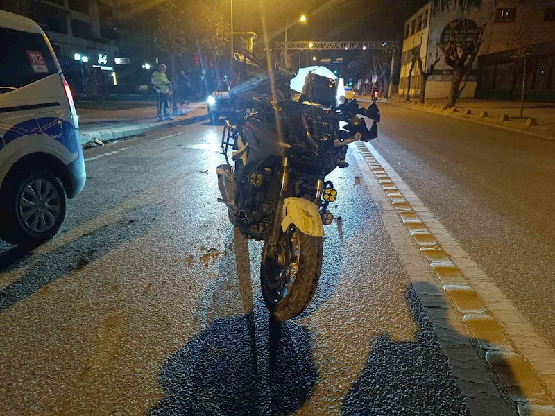 Taksi ile çarpışarak yaralanan motosikletin sürücüsü alkollü çıktı
