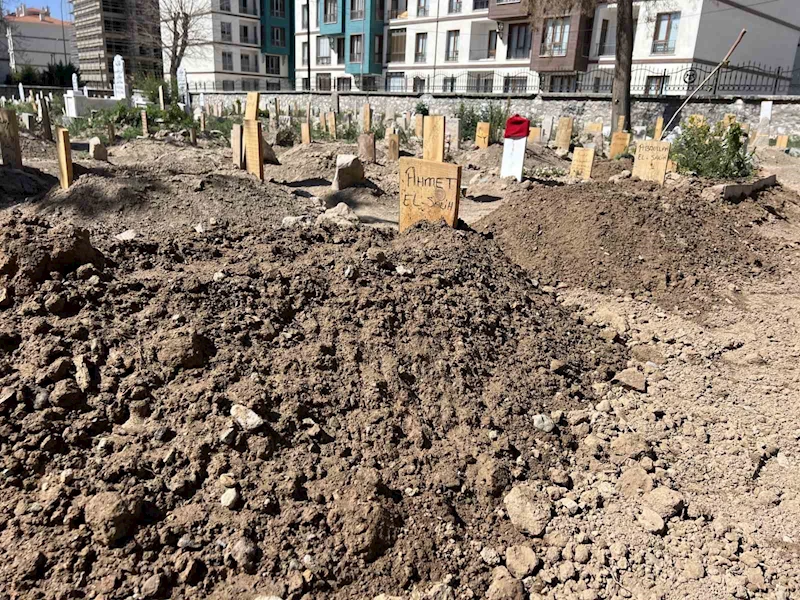 Konya’da yangında hayatını kaybeden çocuklara veda

