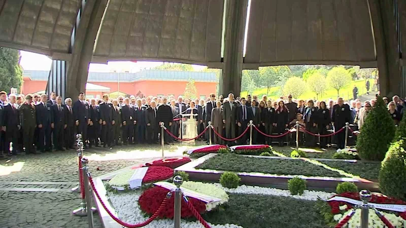Turgut Özal, vefatının 32’nci yılında kabri başında anıldı
