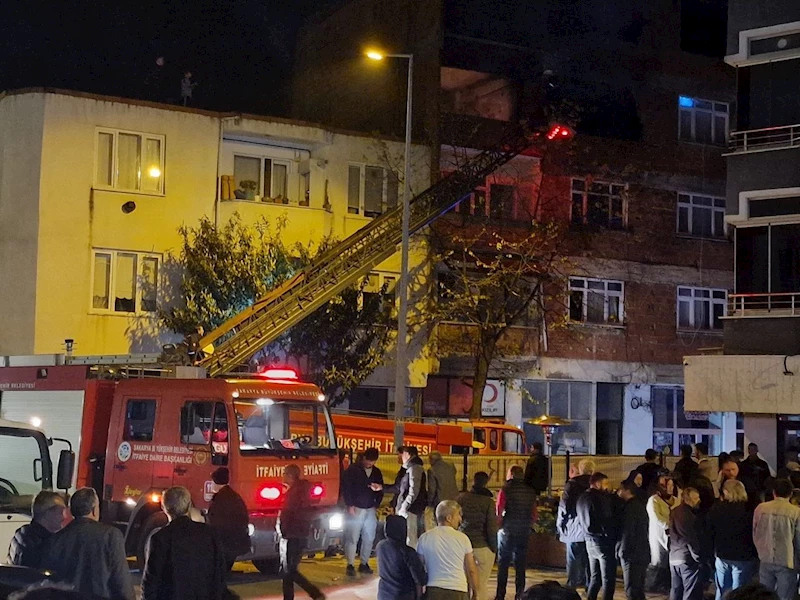 Boş dairede çıkan yangın mahalleliyi sokağa döktü
