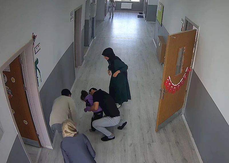 Nefessiz kalan öğrenciye okul müdüründen heimlich manevrası
