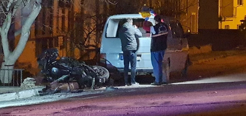 Ders anlatacağı sabahı göremedi: Öğretmen trafik kazasında can verdi
