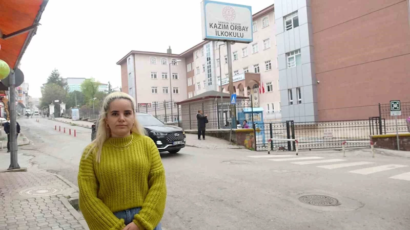 Öğretmenden öğrenciye ’başörtüsü mobbingi’ iddiası: Veli ve öğretmen karakolluk oldu
