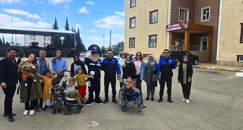 Minik öğrencilere polis mesleği tanıtıldı
