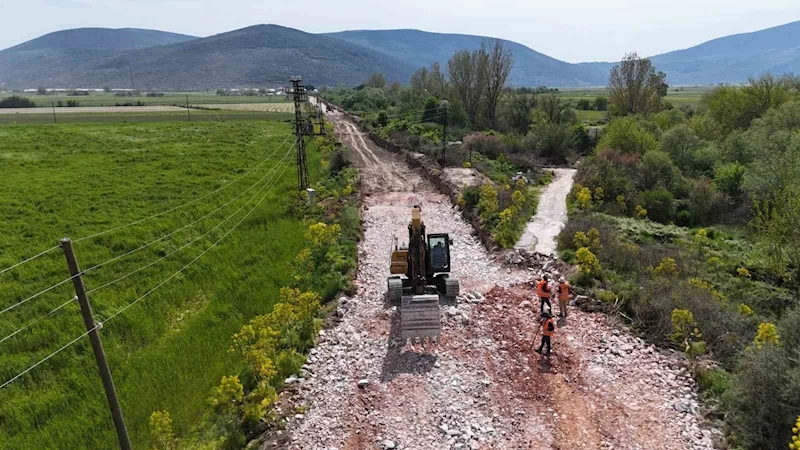 Muğla Büyükşehir Belediyesi’nin Milas’taki 80 milyonluk yol yatırımı devam ediyor
