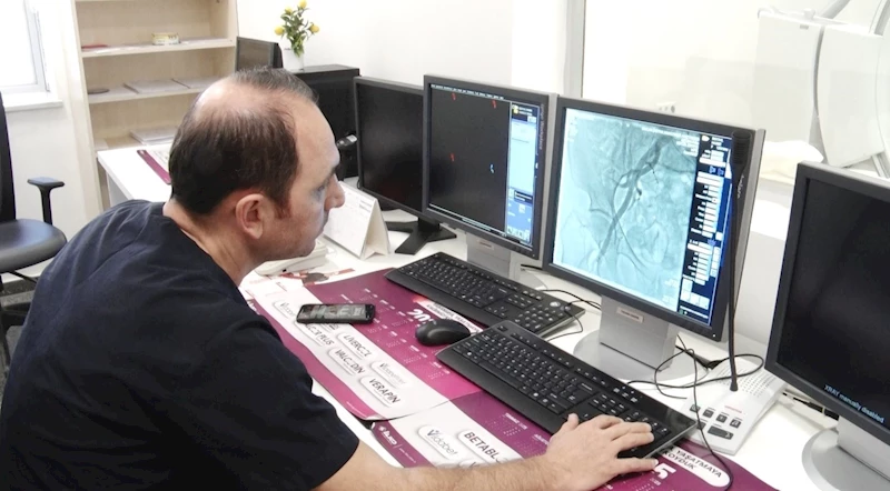 Kasıktan girilerek yapılan operasyonda kalp kapakçığı değiştirildi
