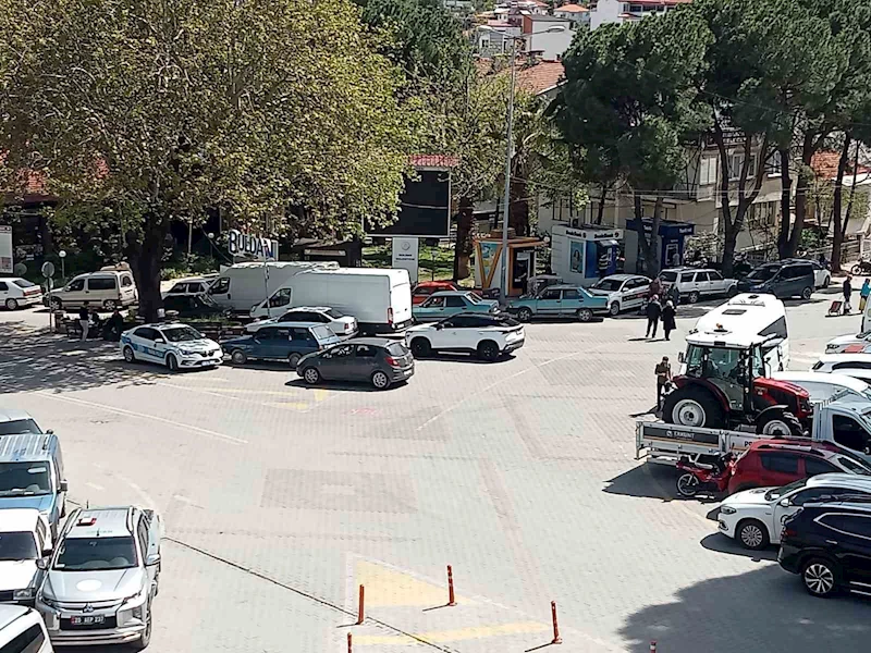 Seyyar satıcıyla zabıtanın kavgasına polis müdahale edildi
