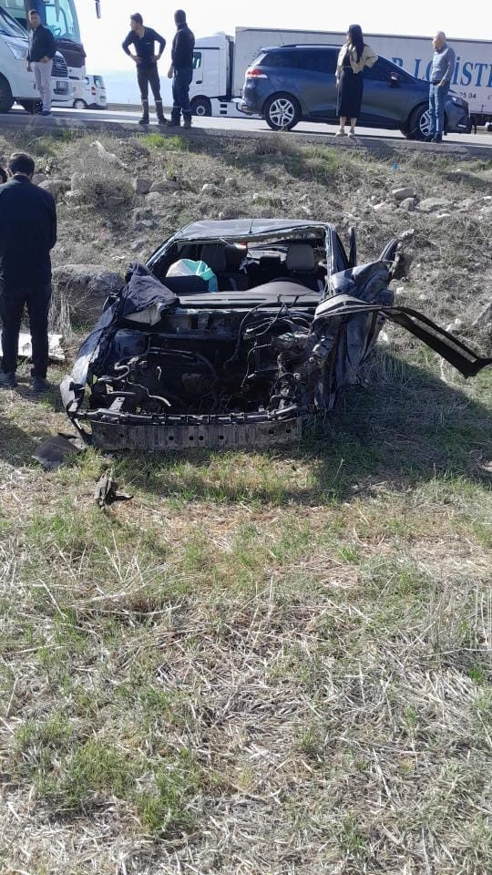 Ankara’da iki aracın karıştığı kazada otomobil takla attı: 1 yaralı
