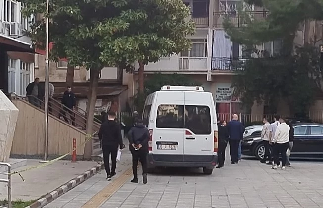 CHP’li Kemalpaşa Belediyesine yönelik usulsüzlük operasyonunda 2 tutuklama
