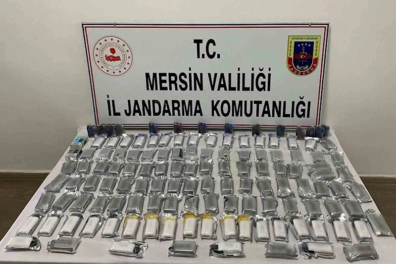 Mersin’de kaçak sigara ticareti yapan 3 şüpheli yakalandı

