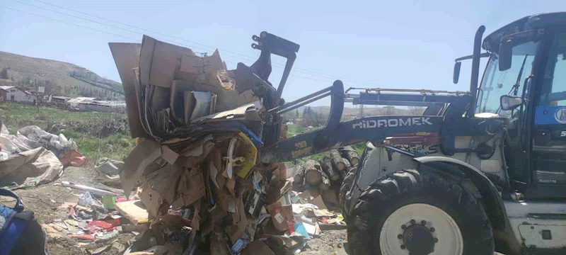 Sincan’da Ulubatlı Hasan, Çimşit ve Saraycık Mahallelerinde detaylı temizlik
