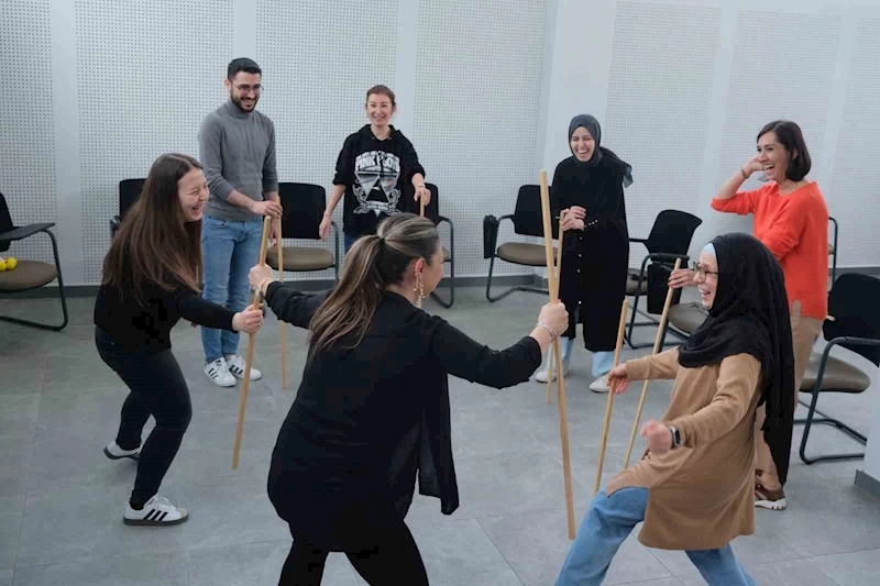 Çocuklar ve gençlere özgüven aşılandı
