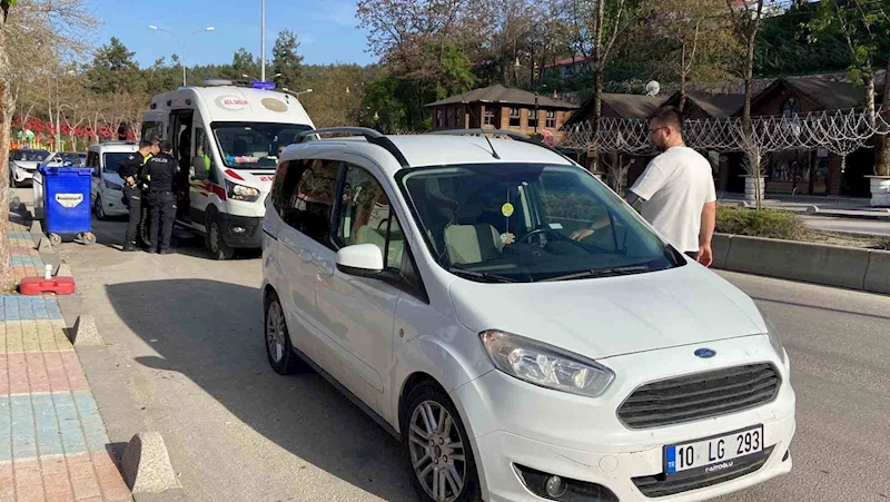 12 yaşındaki çocuğa otomobil çarptı
